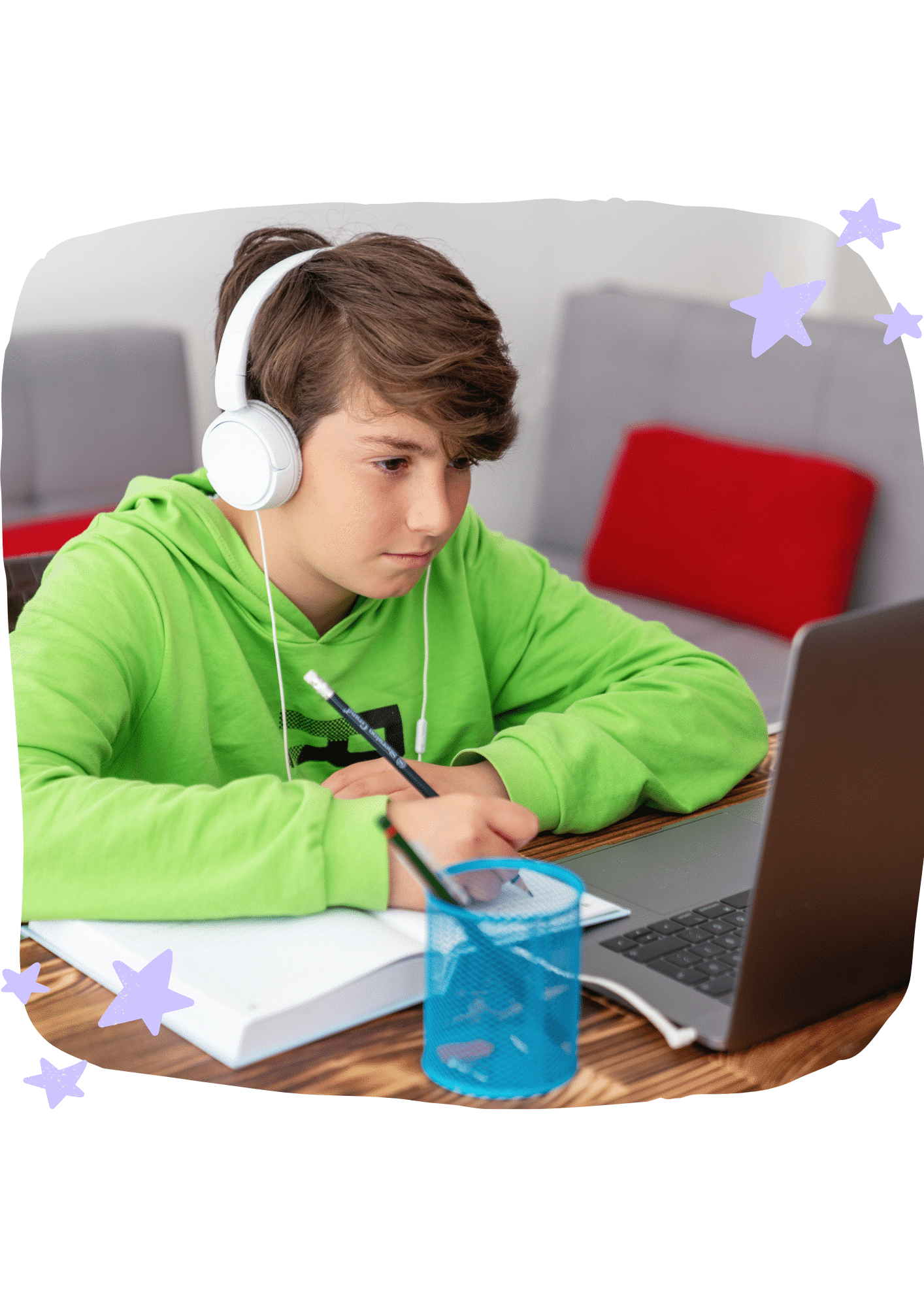 Student receiving year 8 tutoring online